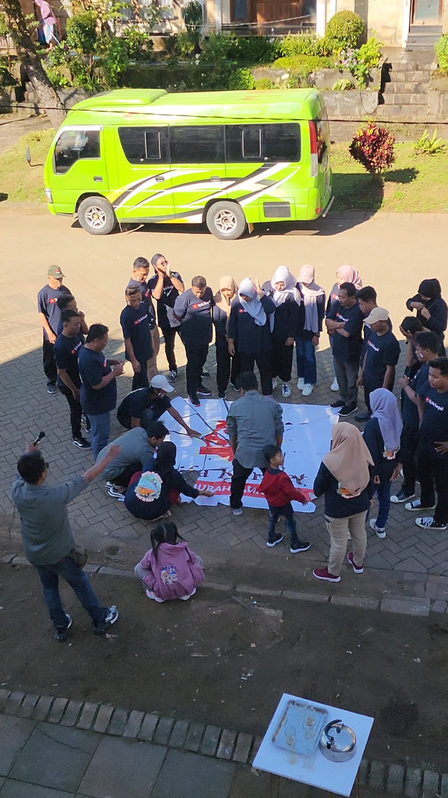 Kegiatan outbound perusahaan - games kelompok