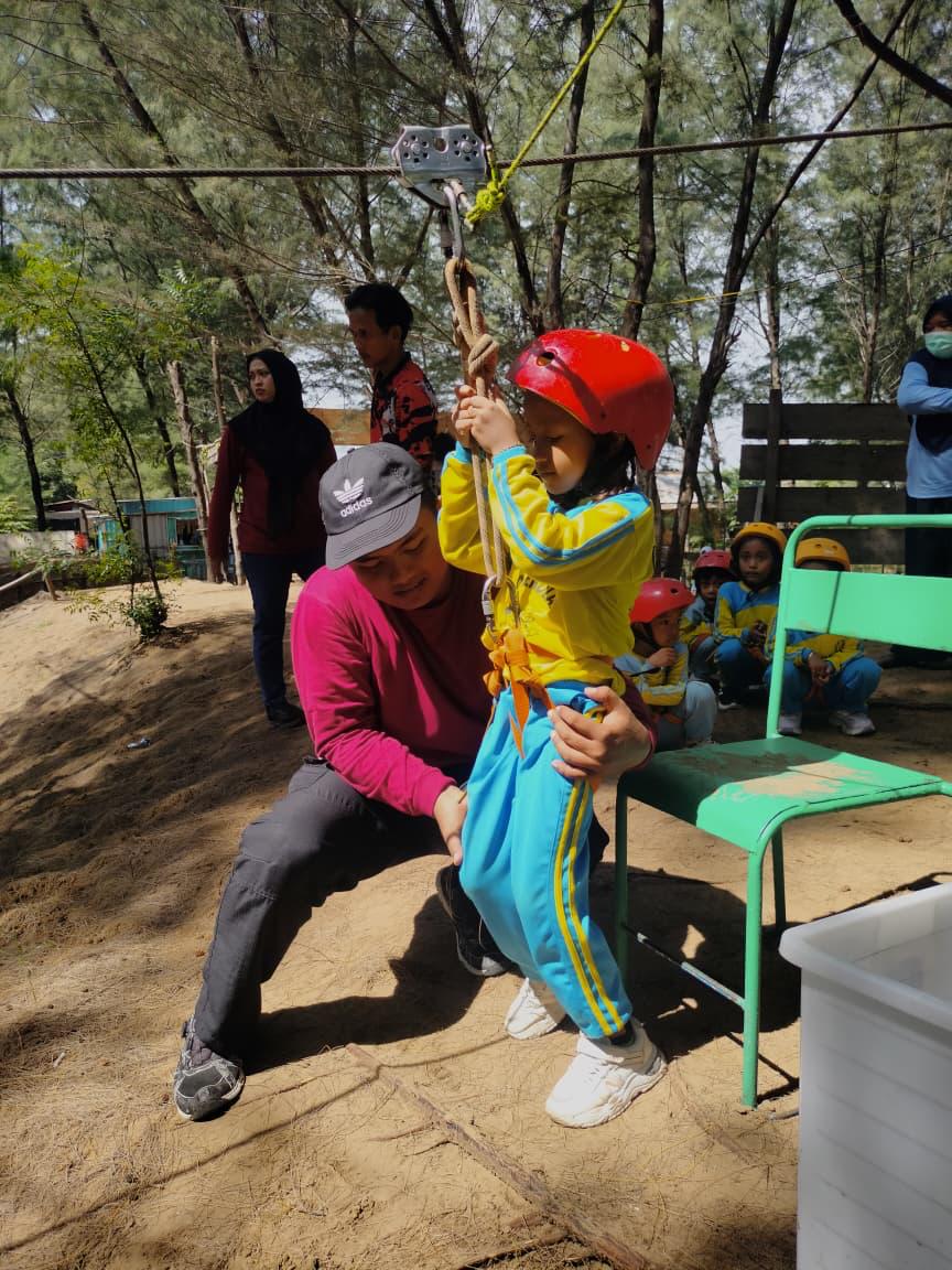 Kegiatan outbound edukatif